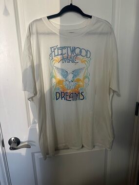 Torrid Fleetwood Mac "Dreams" Vintage-Style White Graphic Tee